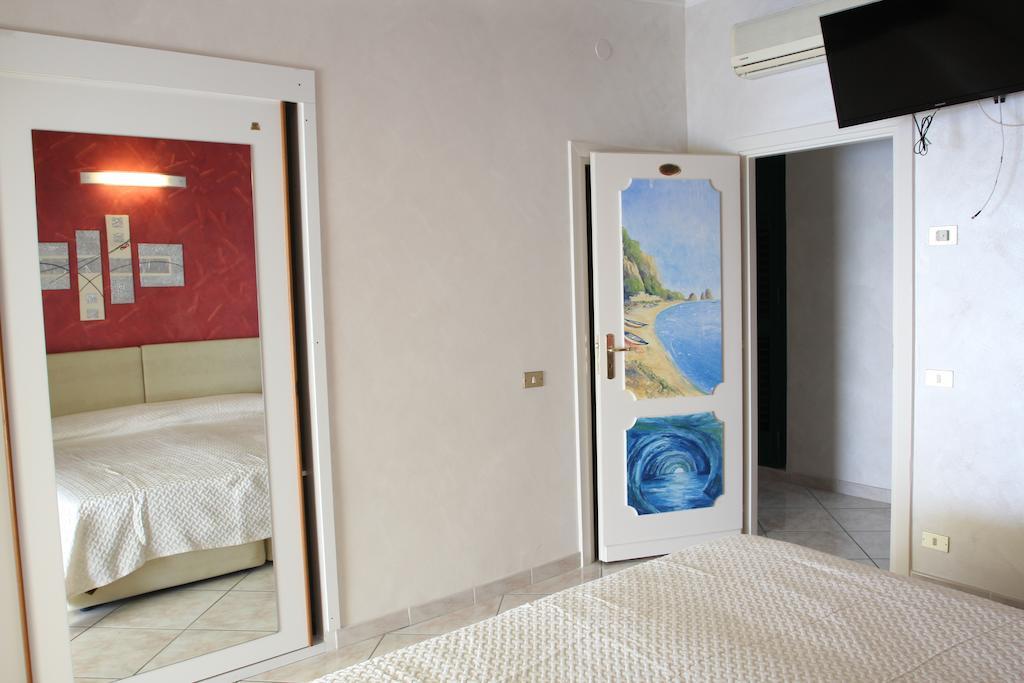 Leonardo'S B&B アジェーロラ エクステリア 写真